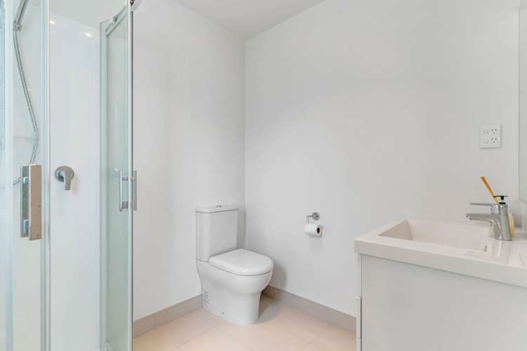 100B Point England Road Pt England_11