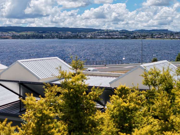 358 Lake Terrace Two Mile Bay_26