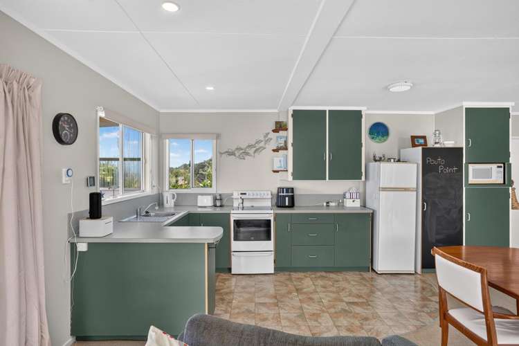 6575 Pouto Road Pouto_14