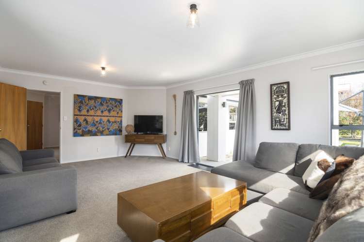 53 Olympus Way Richmond_5