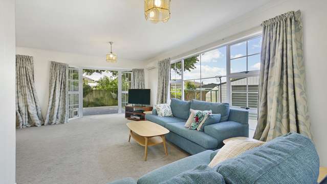 26 Denniston Crescent Redwood_2