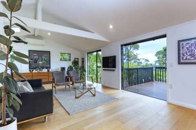 256 Piha Road_4