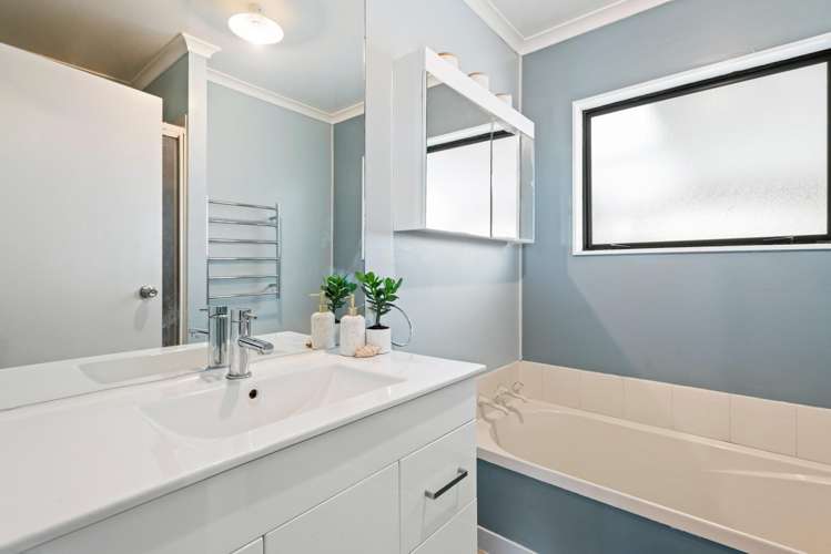 35b Henderson Crescent Parkvale_10