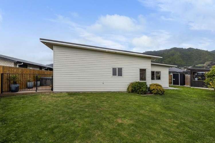 39 Waipunahau Road Waikanae_24