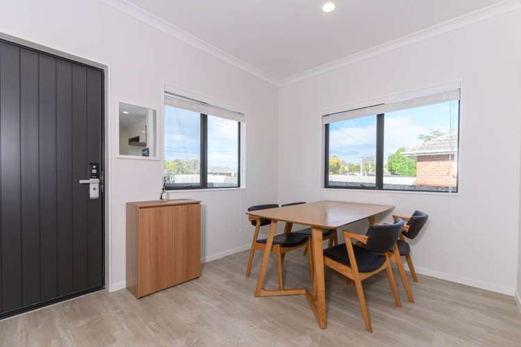 49b Titirangi Road New Lynn_11