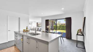 5 Te Waikare Street_3