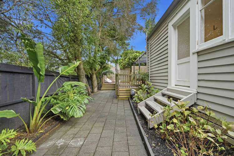 2/37 Panorama Road Mt Wellington_18