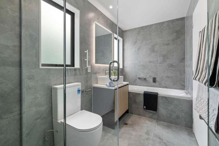 8 Sagitta Drive Flat Bush_10