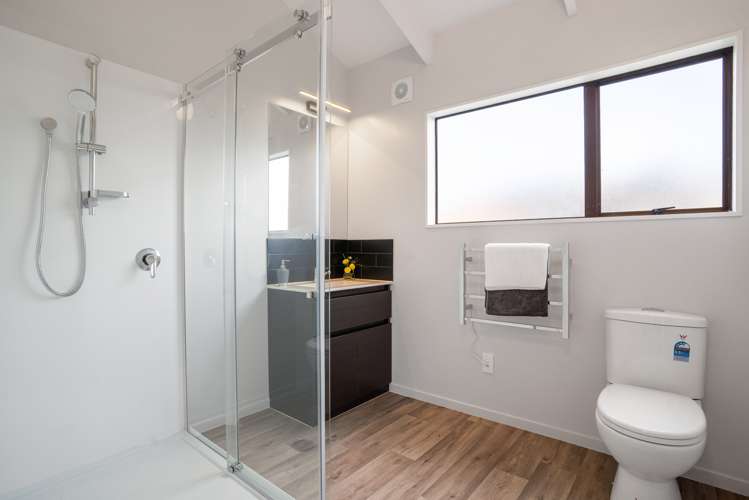 1/24 Archibald Road Kelston_15