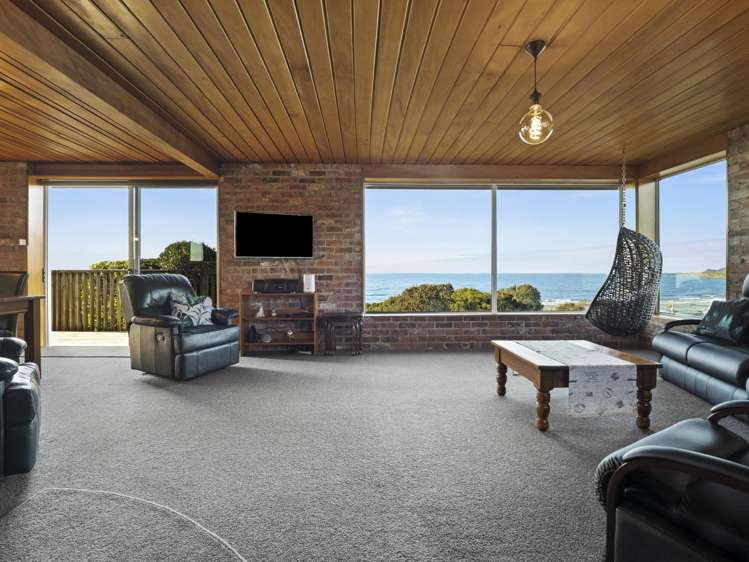 11 Rata Street Kaka Point_13