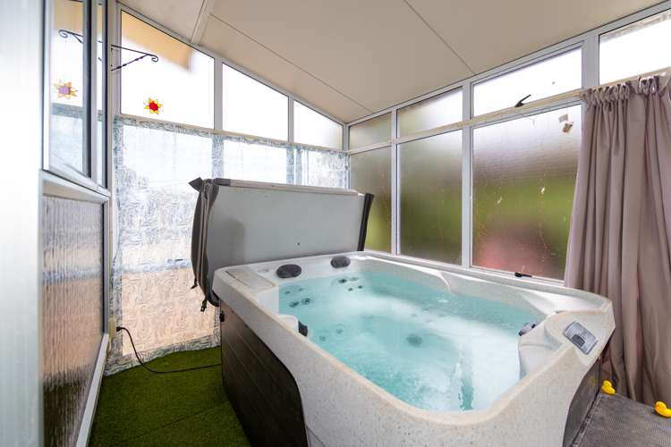 14 Sutton Avenue Clive_9