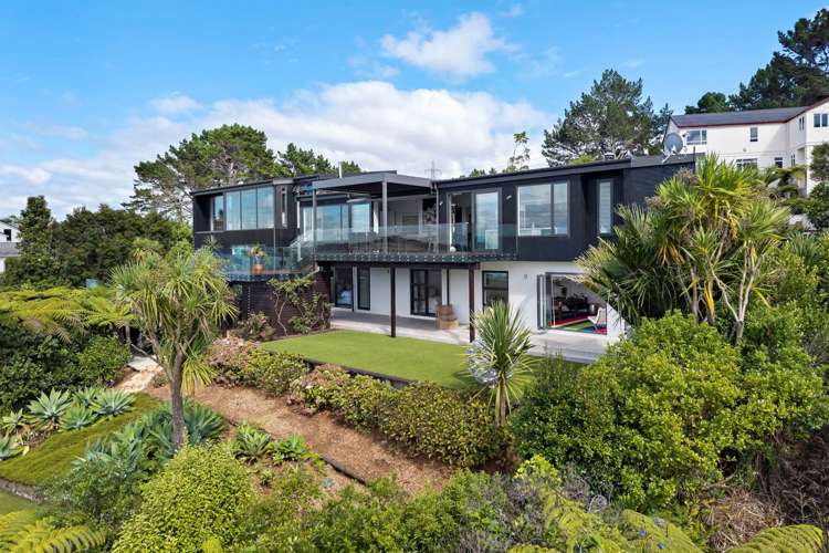 8 Saran Place Hillsborough_21