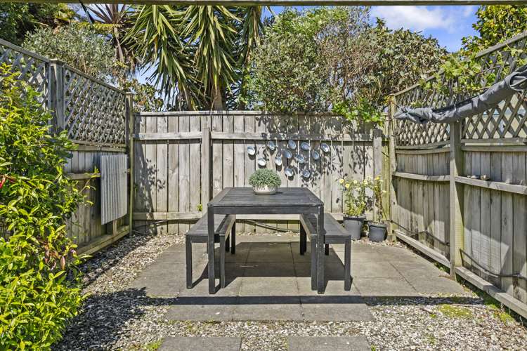 16 Bouverie Street Petone_17