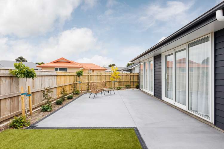 52 Peppertree Glade Kelvin Grove_24