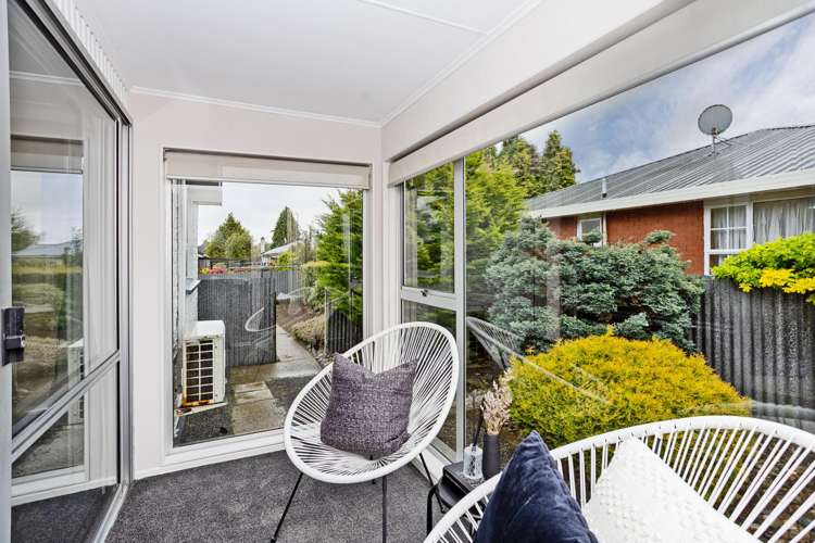 2/12 Catherine Street Windsor_16