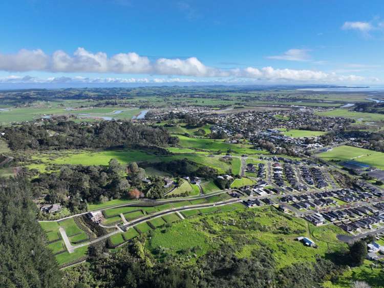 2-17,19-26 46 Urumaraki Avenue Helensville_9