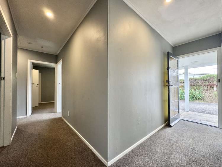 55a Tirimoana Road Te Atatu South_8