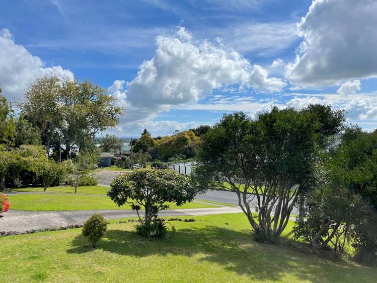 8 Shanley Crescent Waiuku_12