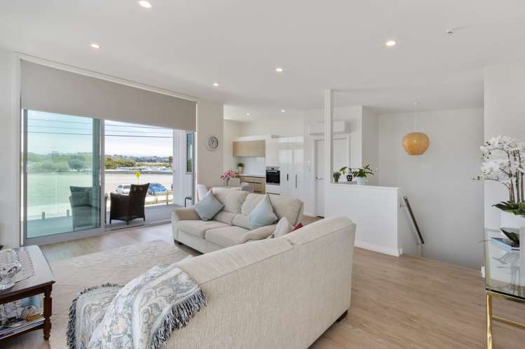 82 Meeanee Quay Westshore_2