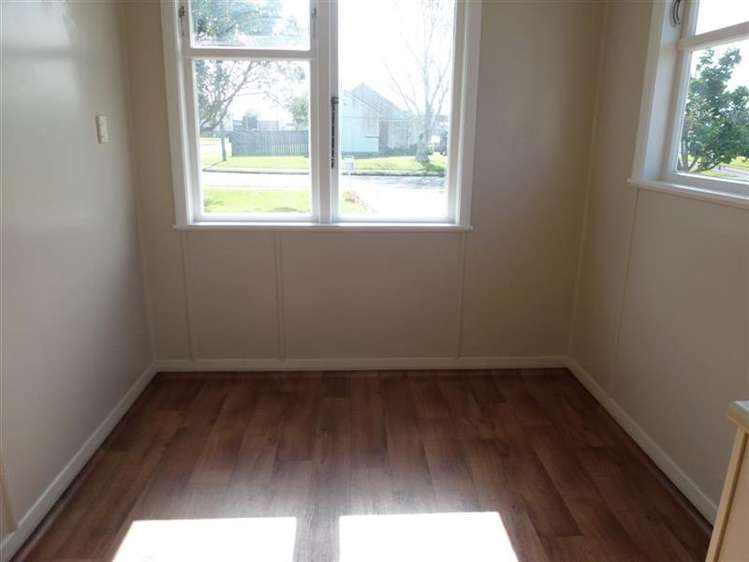 25 Hudson Avenue Bulls_13