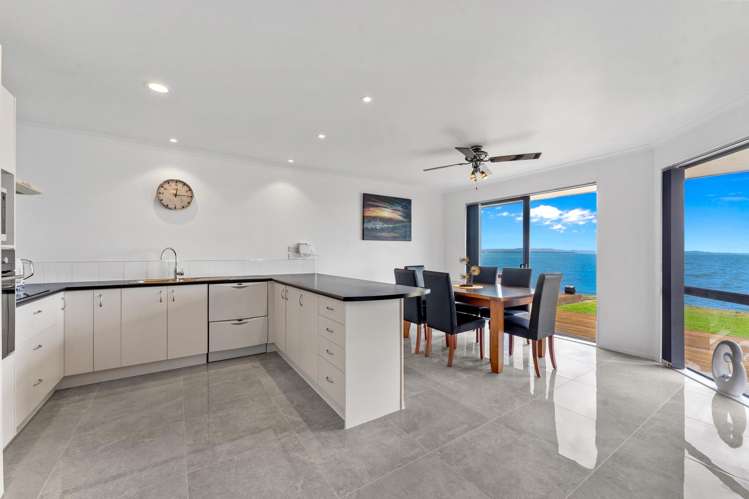 30A Crispe Road Clarks Beach_5