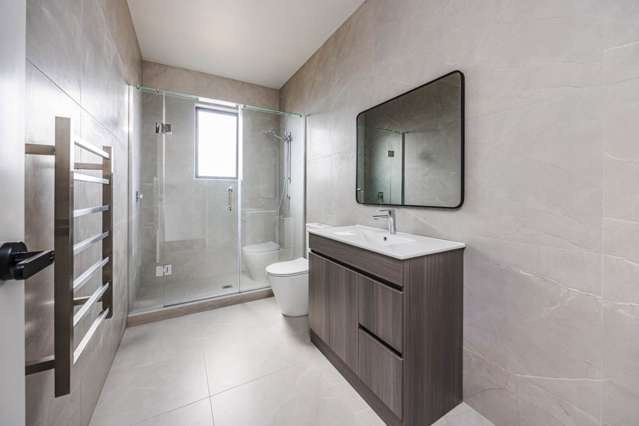 Modern, Low-Maintenance & Ideally Located