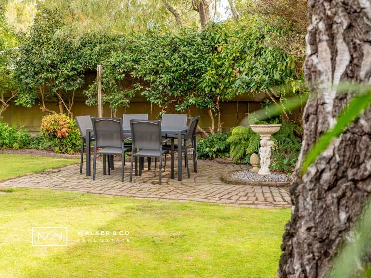 2/54 Heretaunga Square Silverstream_4