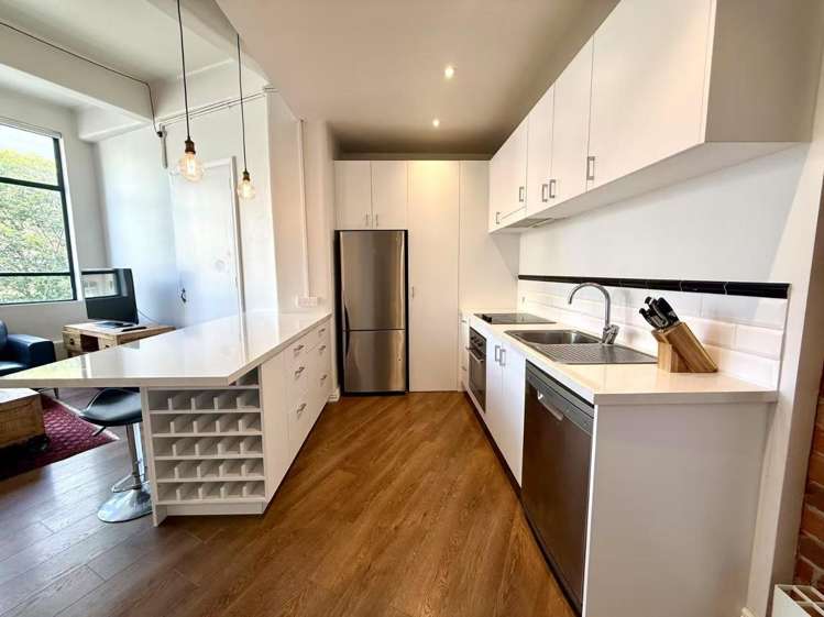 3F/22 Emily Place 10015_3