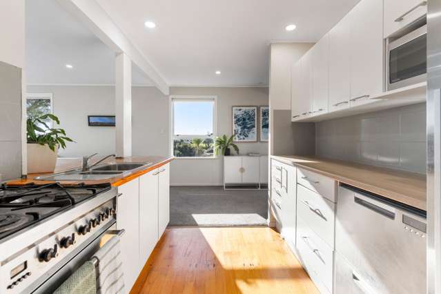 81 Stott Avenue Birkdale_3