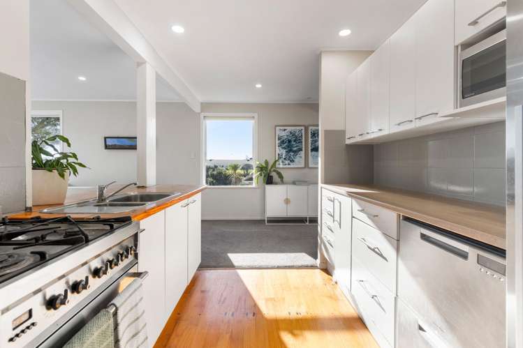 81 Stott Avenue Birkdale_3