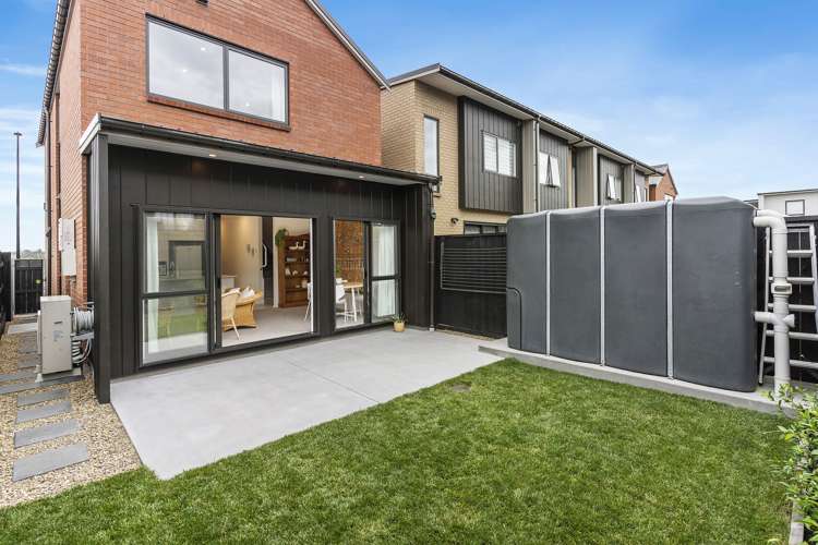 1 Hiwi Rakau Rise Westgate_12