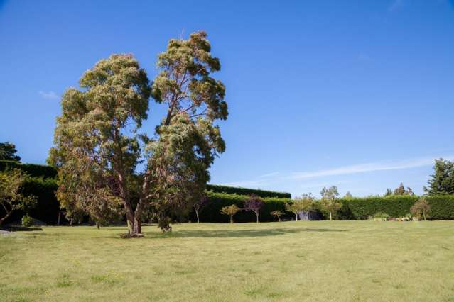 3 Bedroom House On A Large Private Rear Section