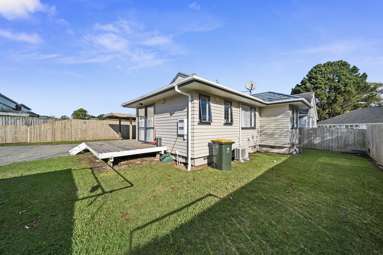 24 & 24a Larsen Street_4