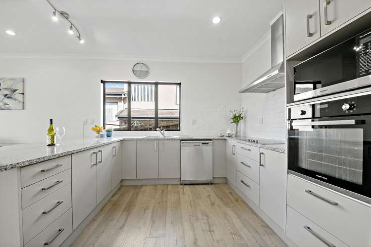 66 Saralee Drive Manurewa_4
