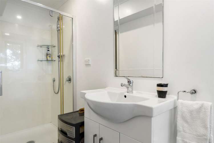 2/1 Mulberry Place Glenfield_33