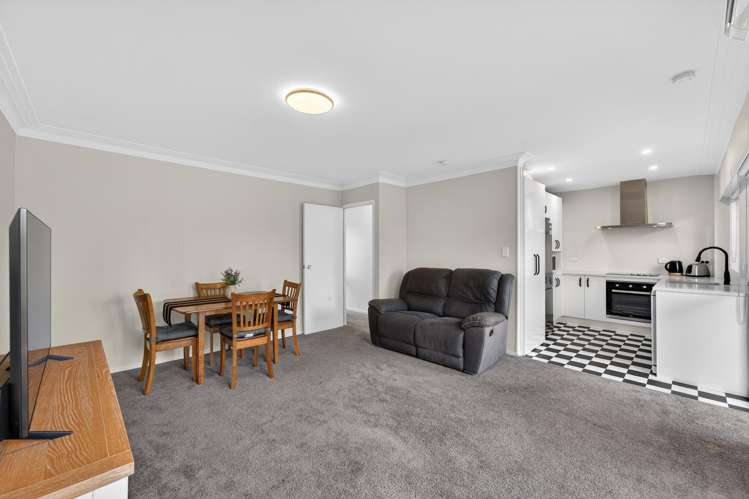 7/11 Alcock Street_4