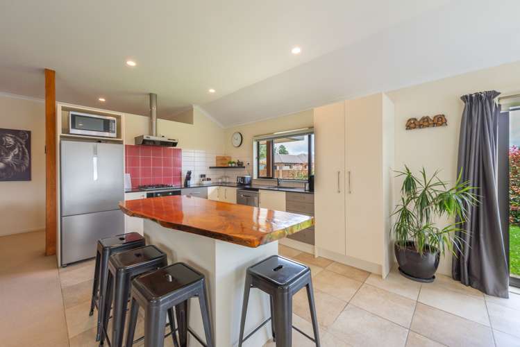 2 Raabia Close Parakai_8