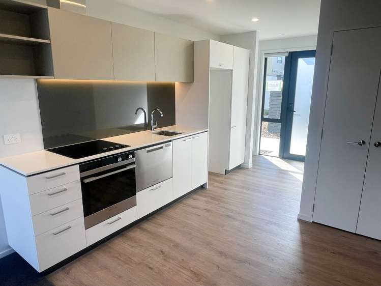 6/44 Antigua Street Addington_1