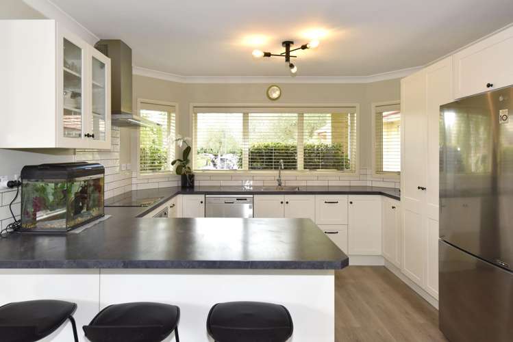 14 Parkside Crescent Northwood_3