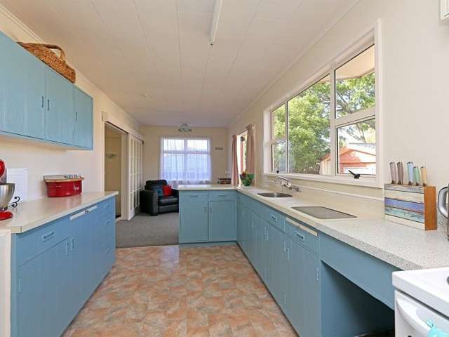 2 Holyrood Street Taradale_1