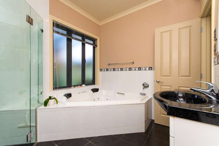 7 The Croft Havelock North_12