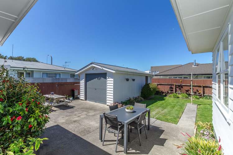 17 Henderson Crescent Onekawa_15