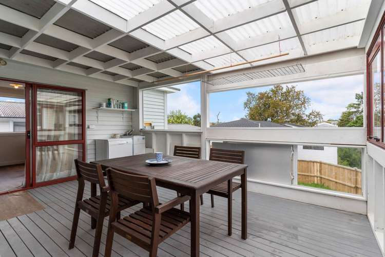 27 Kelwyn Road Kelston_13
