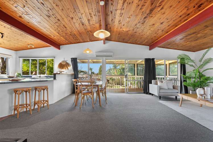 14 Parkland Crescent Te Kamo_5