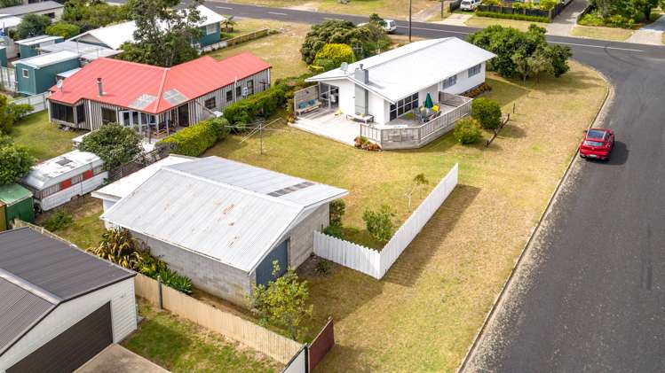 135 Linton Crescent Whangamata_19