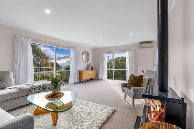 Harbour Views & Family Comfort!