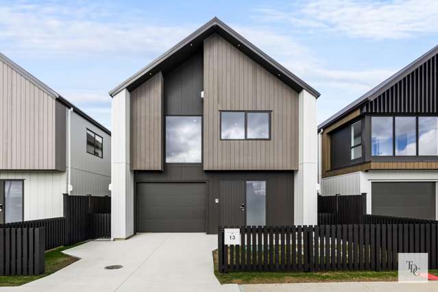 Architecturally Designed Home in Karaka Village