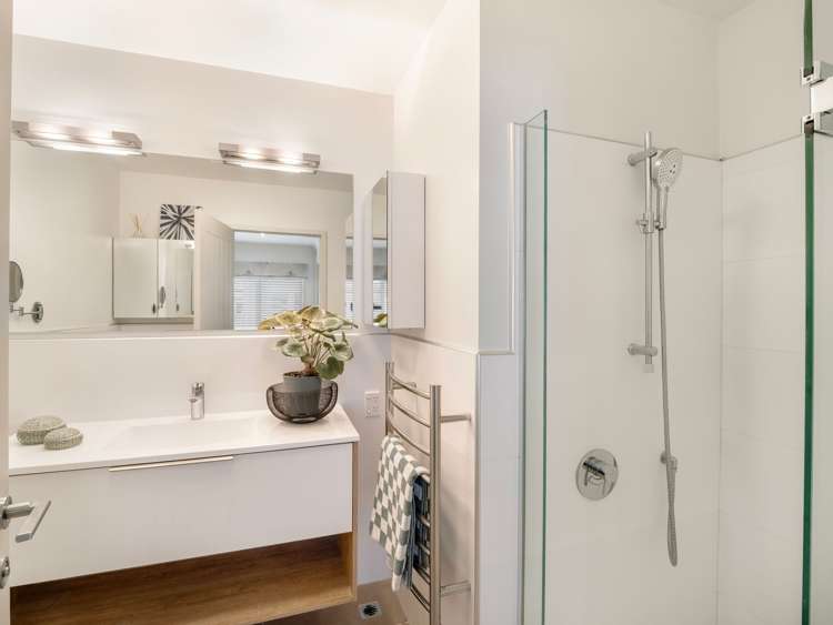 5 Eaves Bush Parade Orewa_8