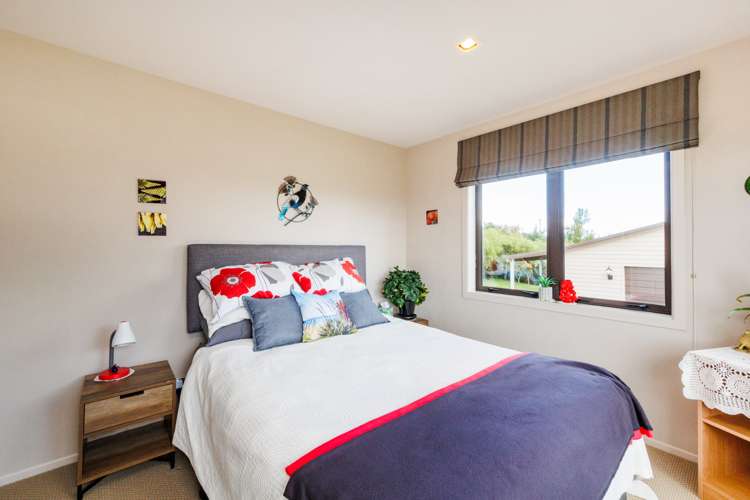 109 Junction Road Halcombe_18