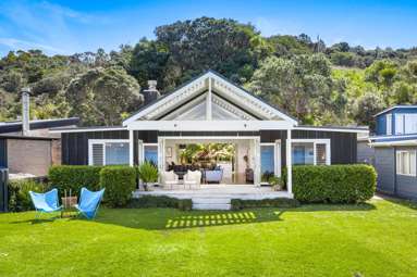 Cabin 10, 1116 Takatu Road_1